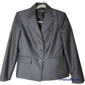 Kasper Women’s Grey Stripe Jacket Blazer Size 6P 3 Button Front 2 Front …
